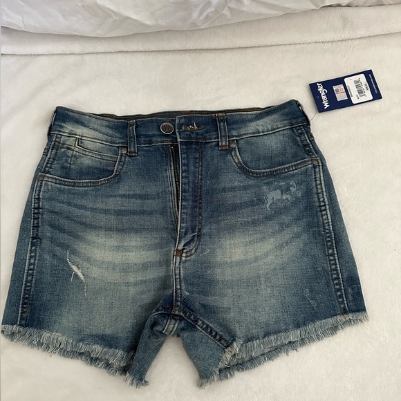 NDSU Jean shorts size 7. Never worn…new with tags. - Picture 2 of 4